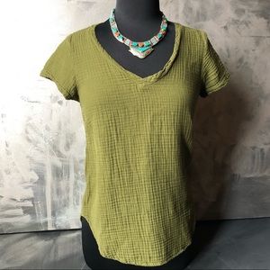 Cloth & Stone Olive Green V neck short sleeve tee